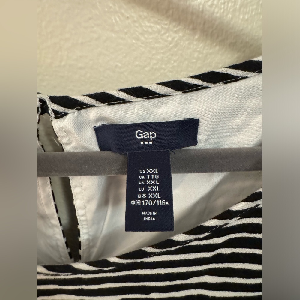 Plus size. Gap dress. Black and white striped. Xxl